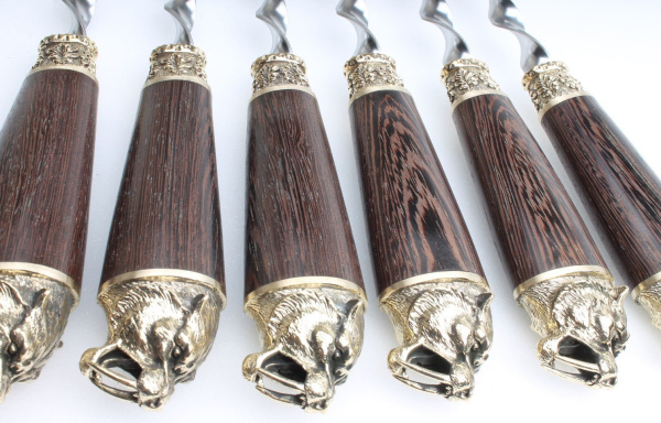 Набор шампуров с декоративным литьем и дер. ручкой "Саблезубый тигр" (6 шт)